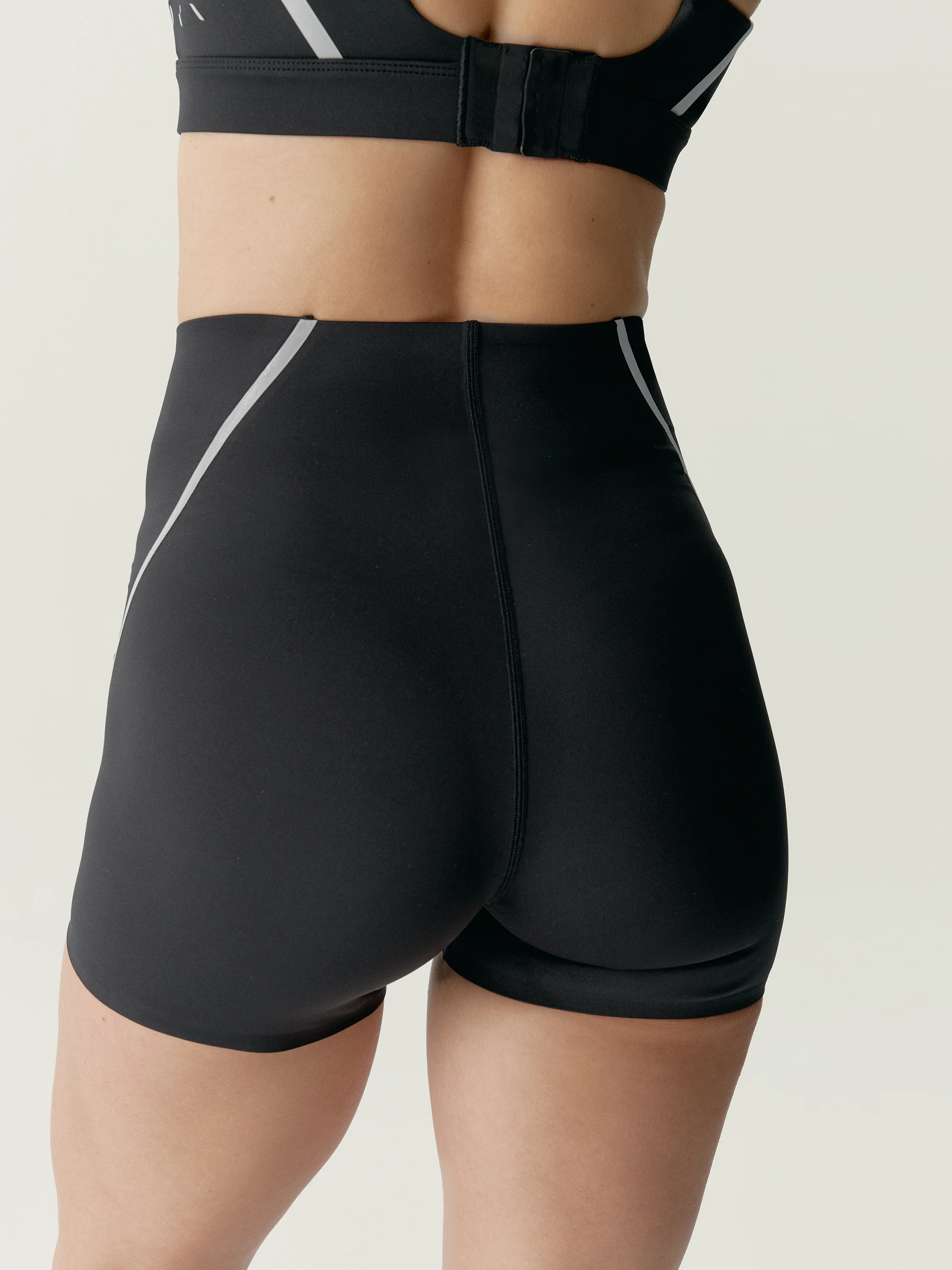 Short Luna Run Black - Image 6